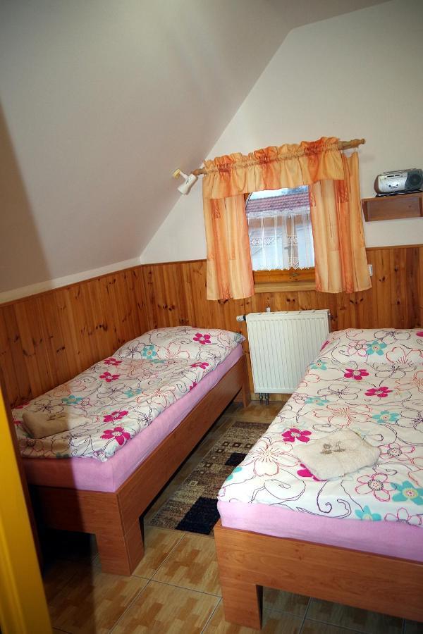 Sklep U Veselych Apartment Mutenice Exterior photo